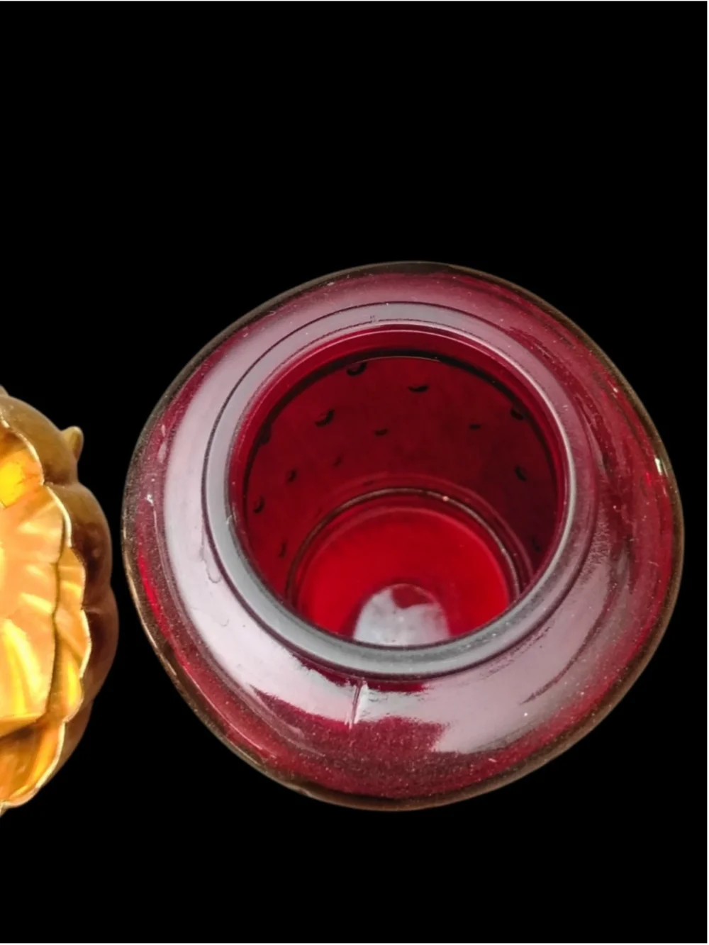 Avon Small strawberry Shaped Jam Jar Red Glass Gold Tone Metal Lid 4